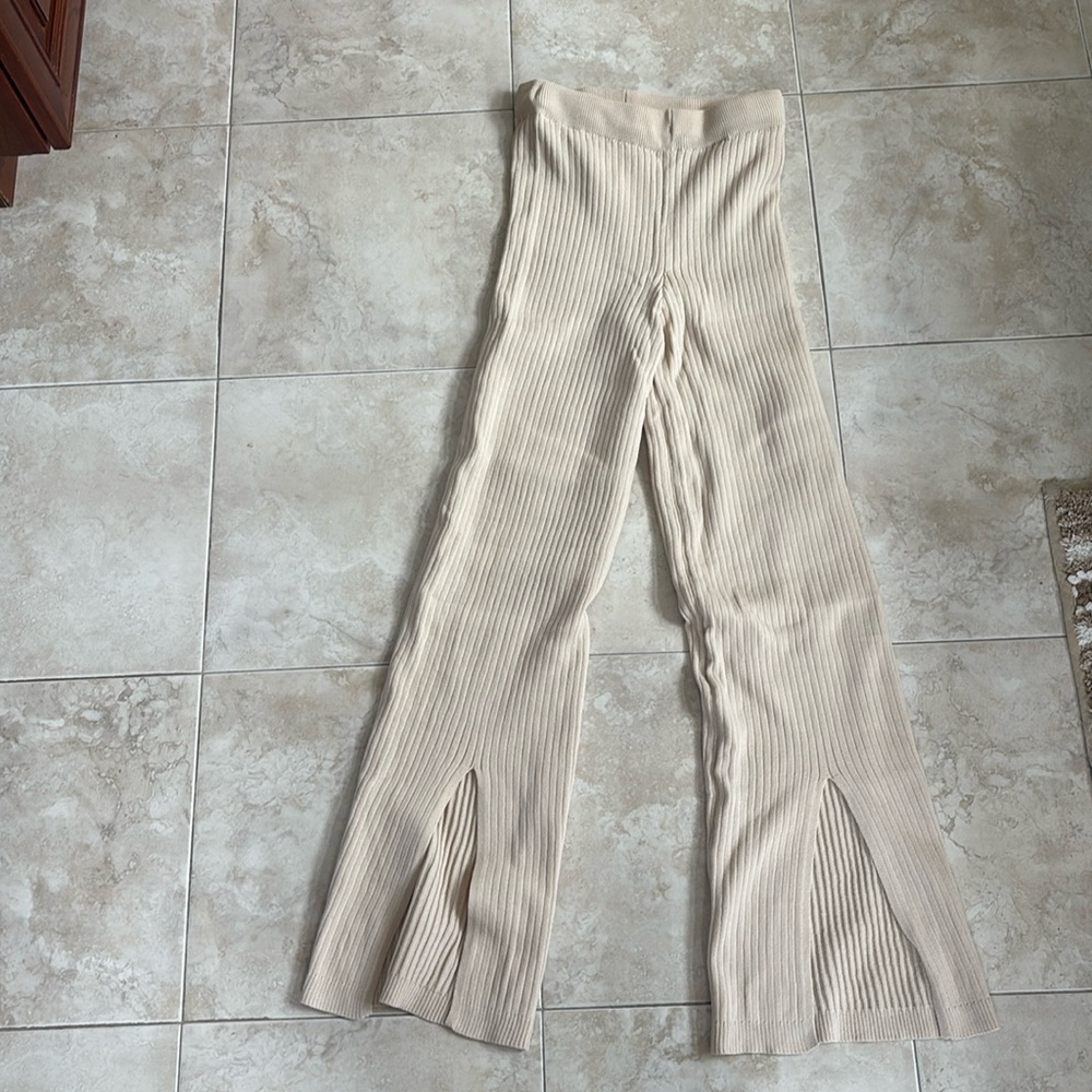 Legging with boot cutout in the front